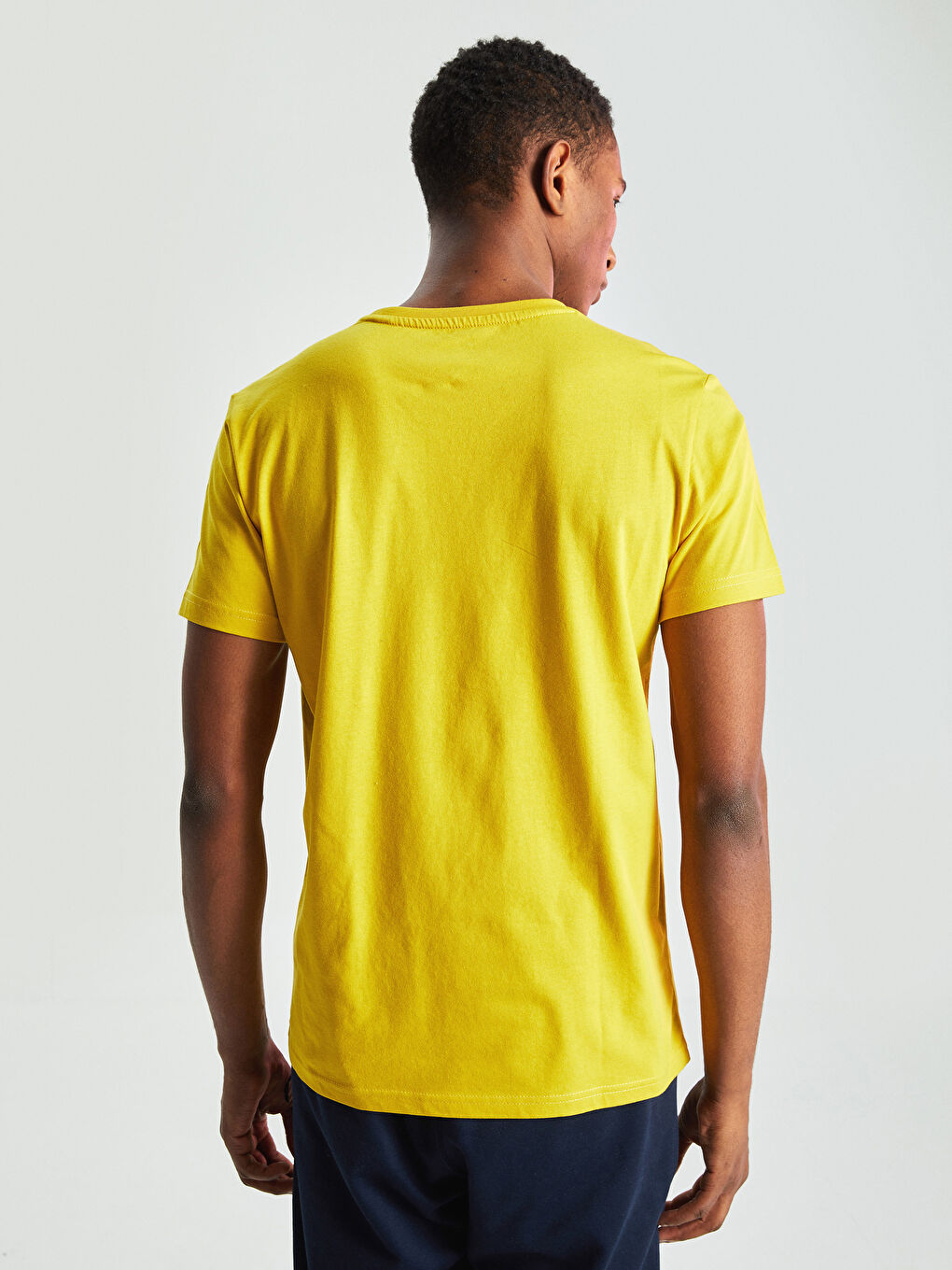 Tricou sport imprimat cu mânecă scurtă și guler rotund pentru bărbați-4