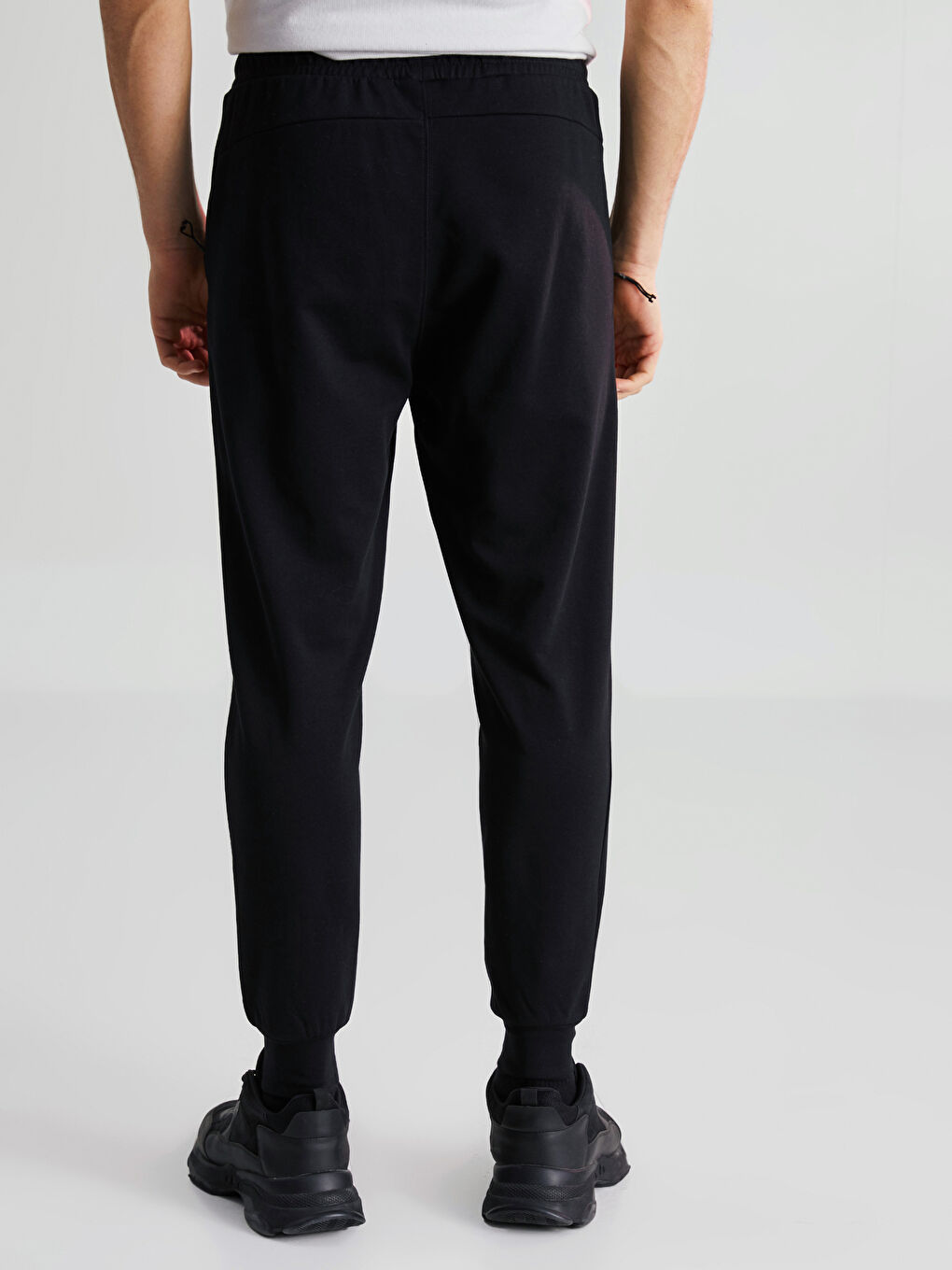 بنطلون رياضي رفيع للرجال-4