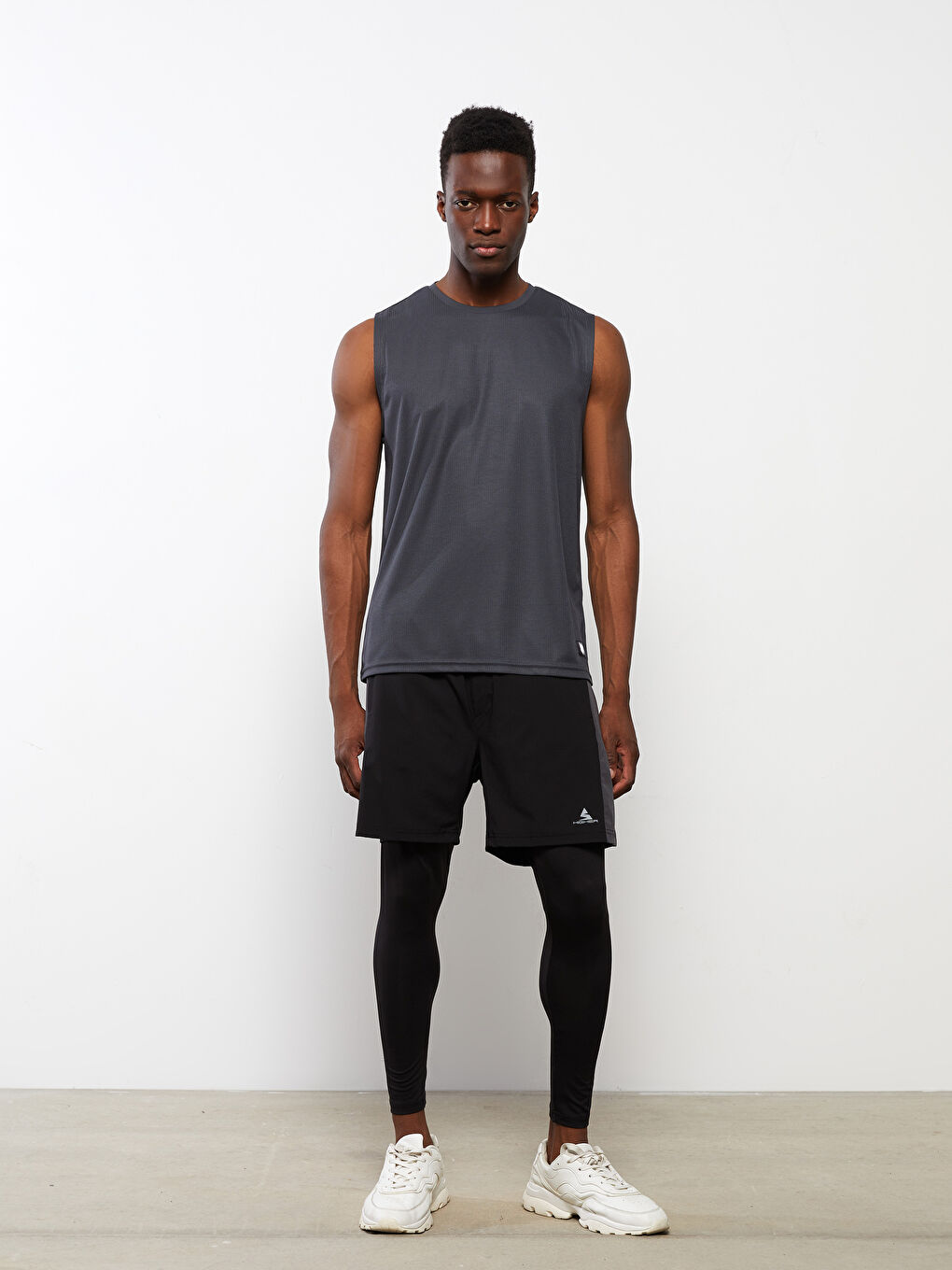 Siyah Slim Fit Erkek Spor Taytlı Şort-1