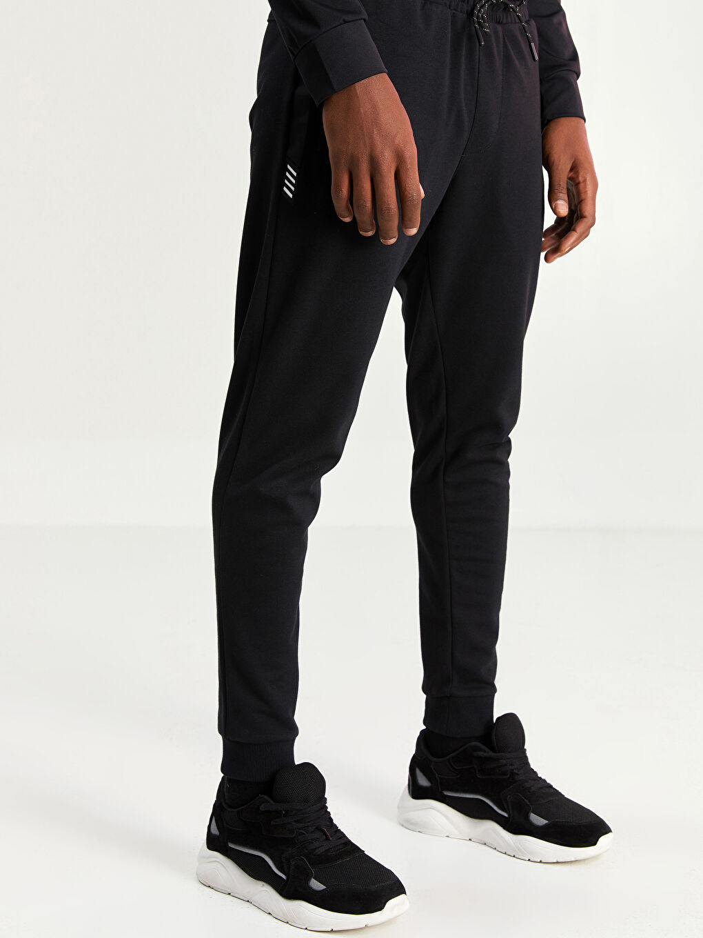 Siyah Standart Kalıp Aktif Spor Erkek Eşofman Altı-3