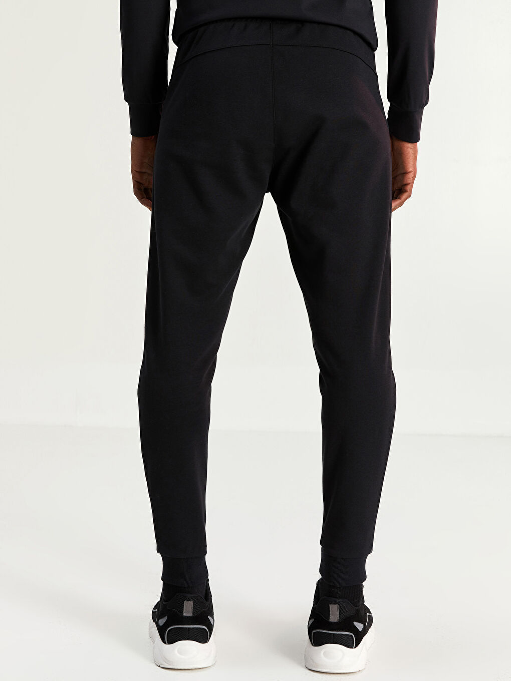 Siyah Standart Kalıp Aktif Spor Erkek Eşofman Altı-4