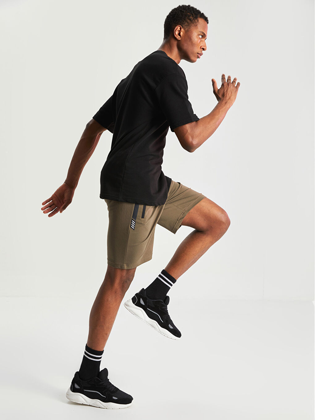 Haki Standart Kalıp Erkek Spor Şort