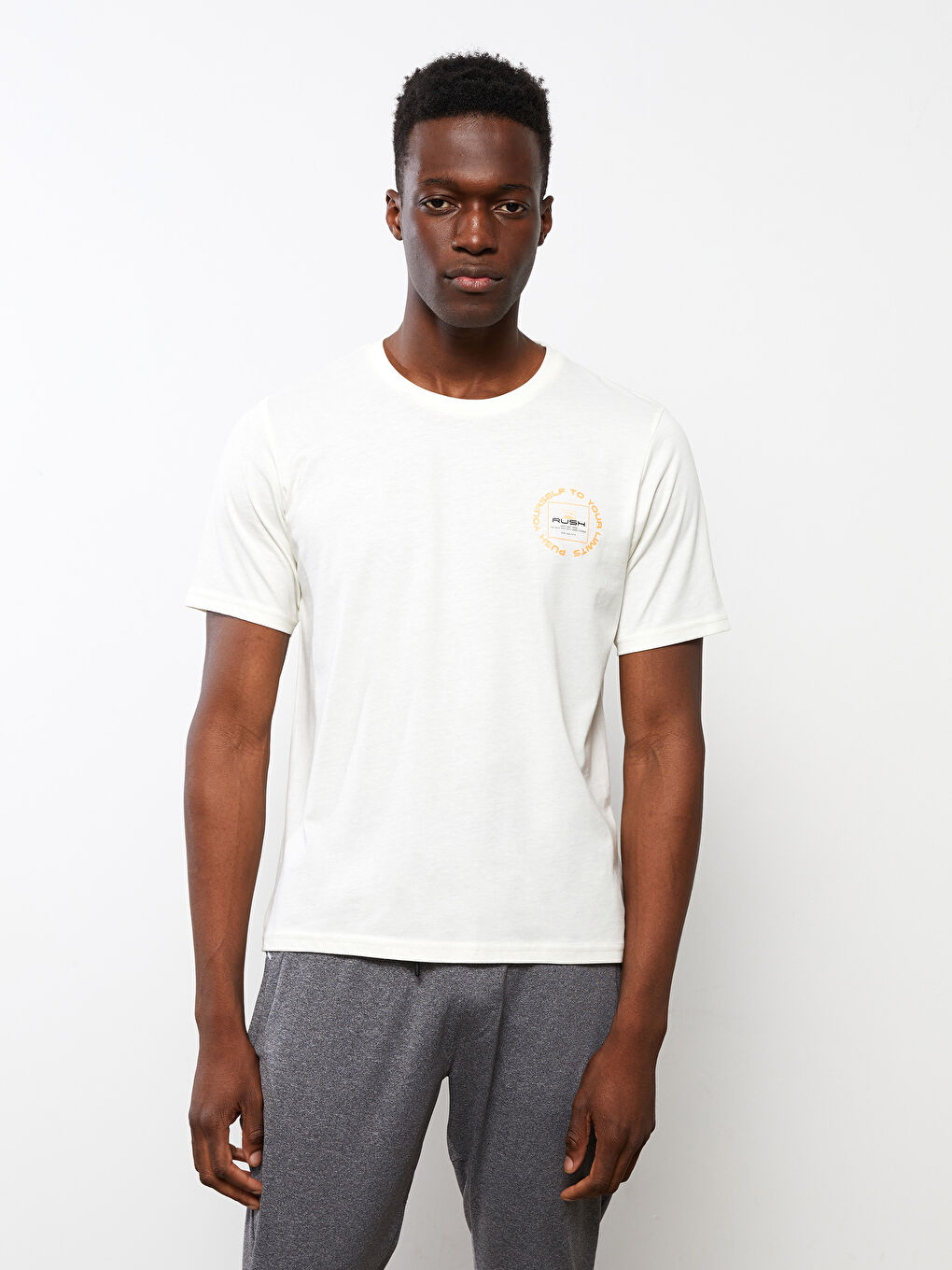 Ekru Bisiklet Yaka Kısa Kollu Baskılı Penye Erkek Tişört-1