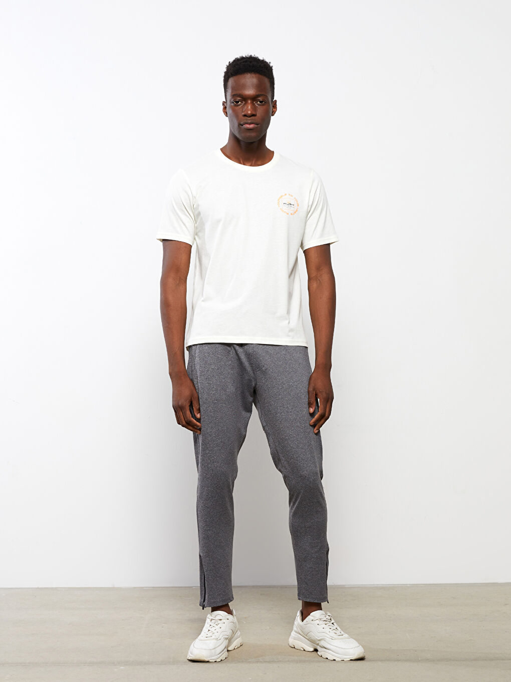 Ekru Bisiklet Yaka Kısa Kollu Baskılı Penye Erkek Tişört-2