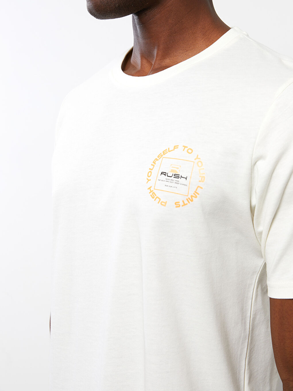 Ekru Bisiklet Yaka Kısa Kollu Baskılı Penye Erkek Tişört-3