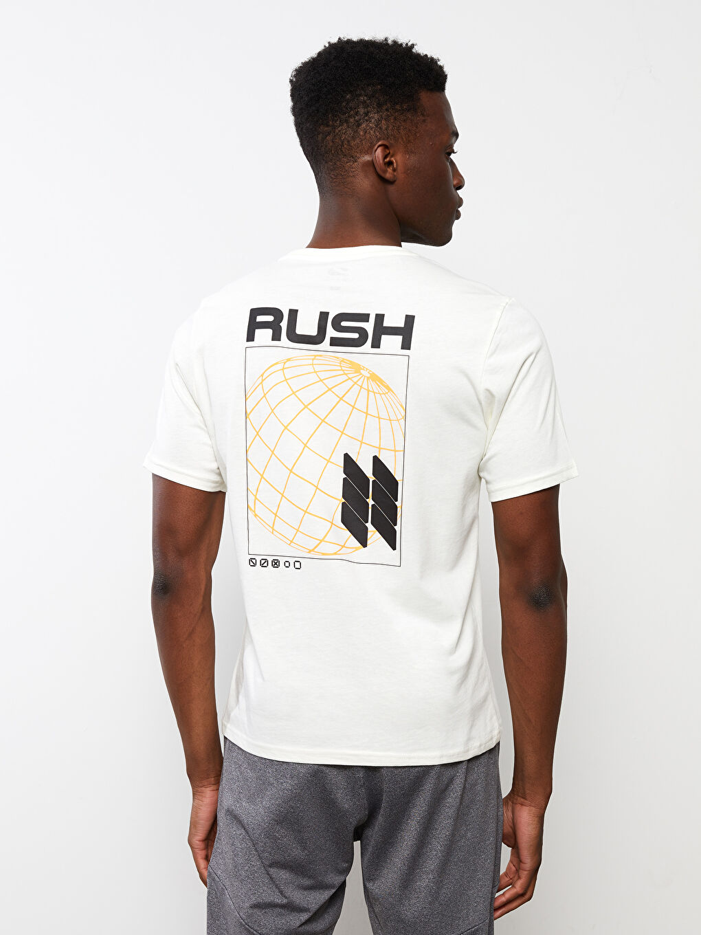 Ekru Bisiklet Yaka Kısa Kollu Baskılı Penye Erkek Tişört-4