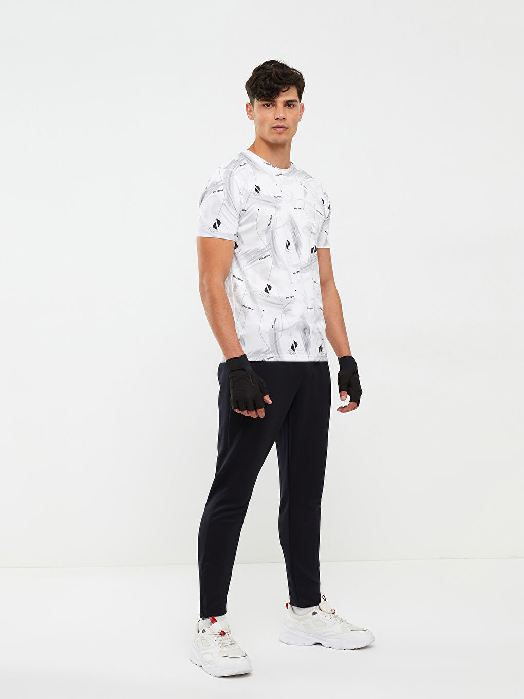 Beyaz Bisiklet Yaka Kısa Kollu Baskılı Erkek Spor Tişört