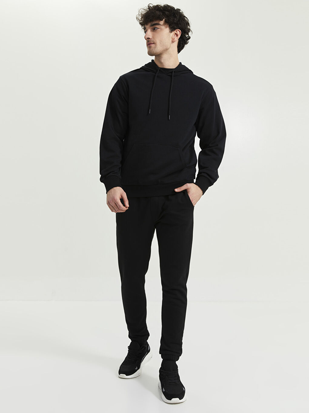 Siyah Uzun Kollu Erkek Hoodie-2