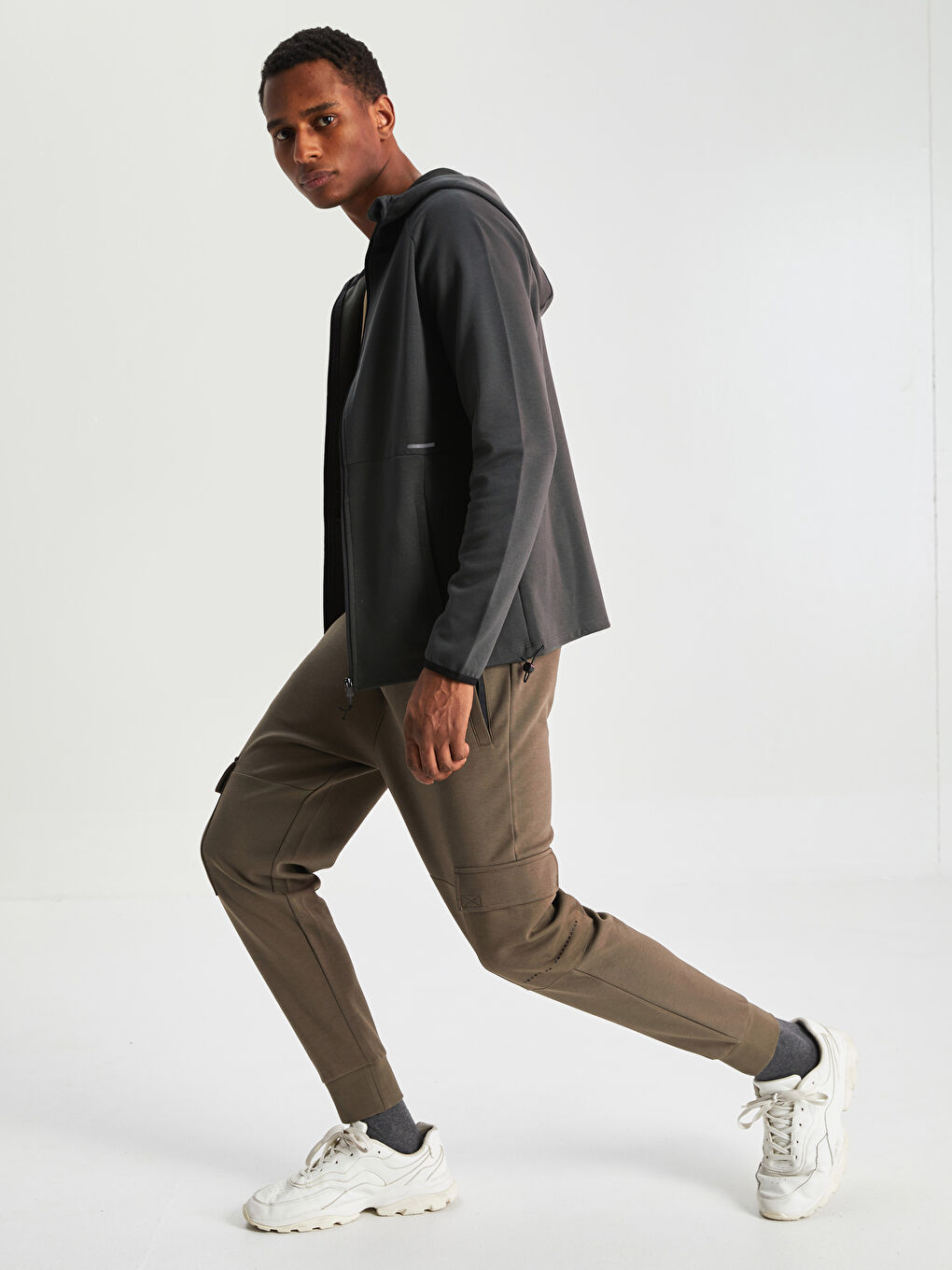 بنطلون رياضي رفيع للرجال-1