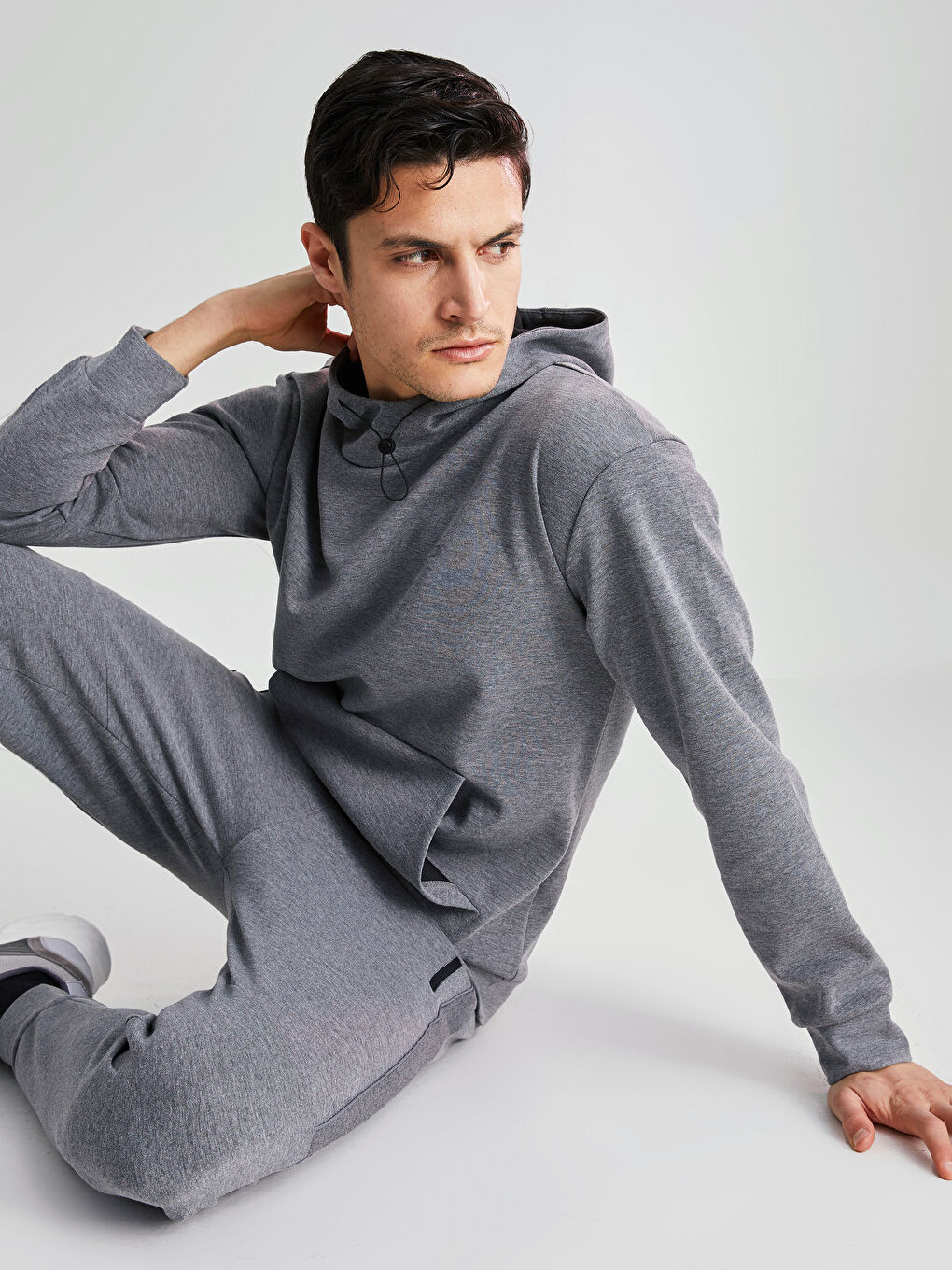 هودي رياضي كم طويل بكابوش للرجال