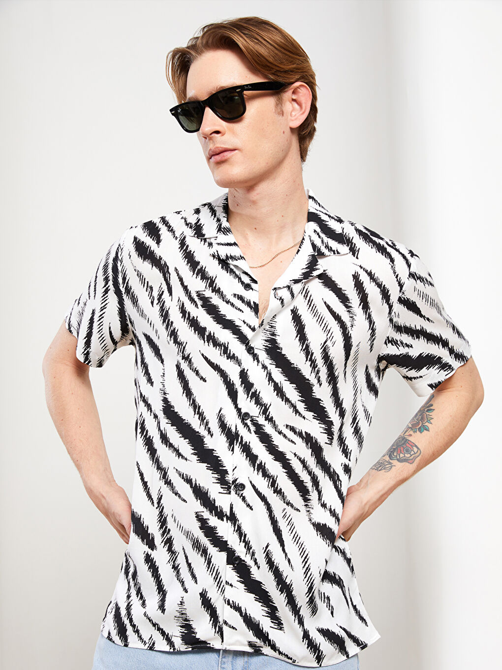 Beyaz Regular Fit Kısa Kollu Viskon Erkek Gömlek-2