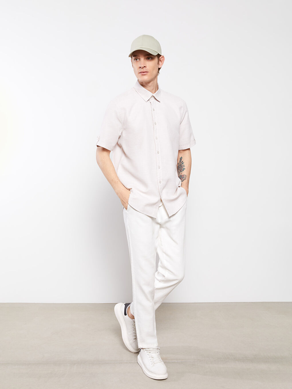 قميص رجالي بكم قصير بقصة عادية