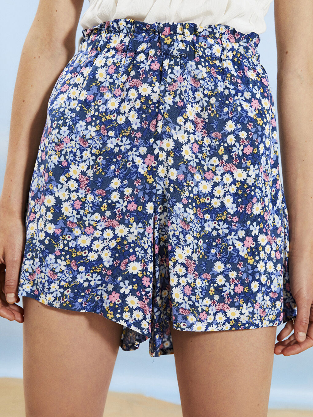 LCW DREAM Elastic Waist Patterned Viscose Women's Beach Shorts -S2CG20Z8-LSJ