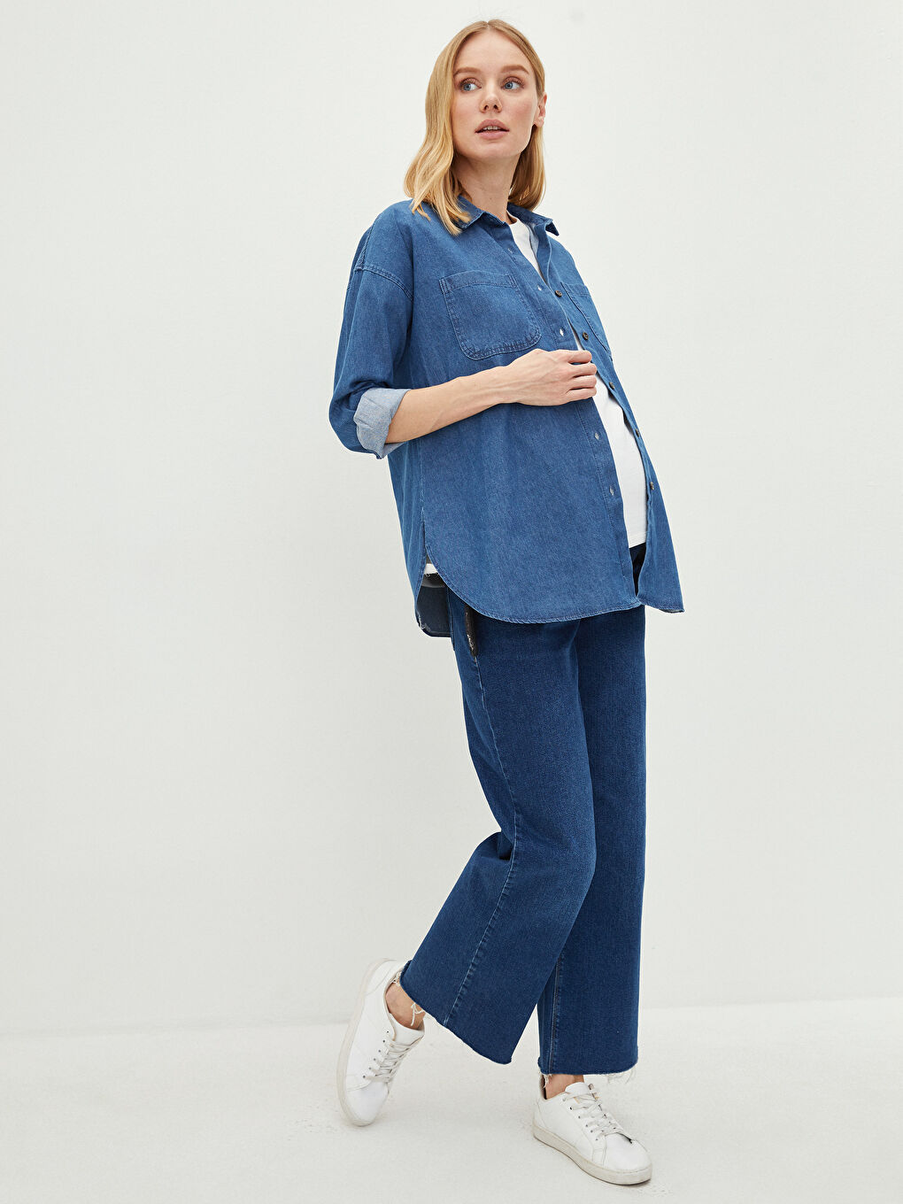 LCWAIKIKI Maternity Front Button Closure Plain Long Sleeve Maternity Jean Shirt -S2CG34Z8-507