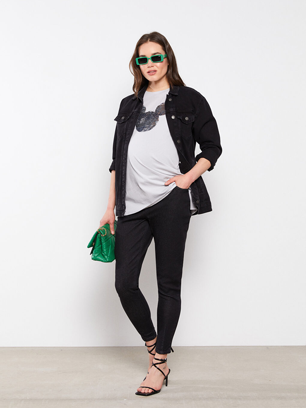 Siyah Beli Lastikli Rahat Kalıp Cep Detaylı Hamile Jean Pantolon-1