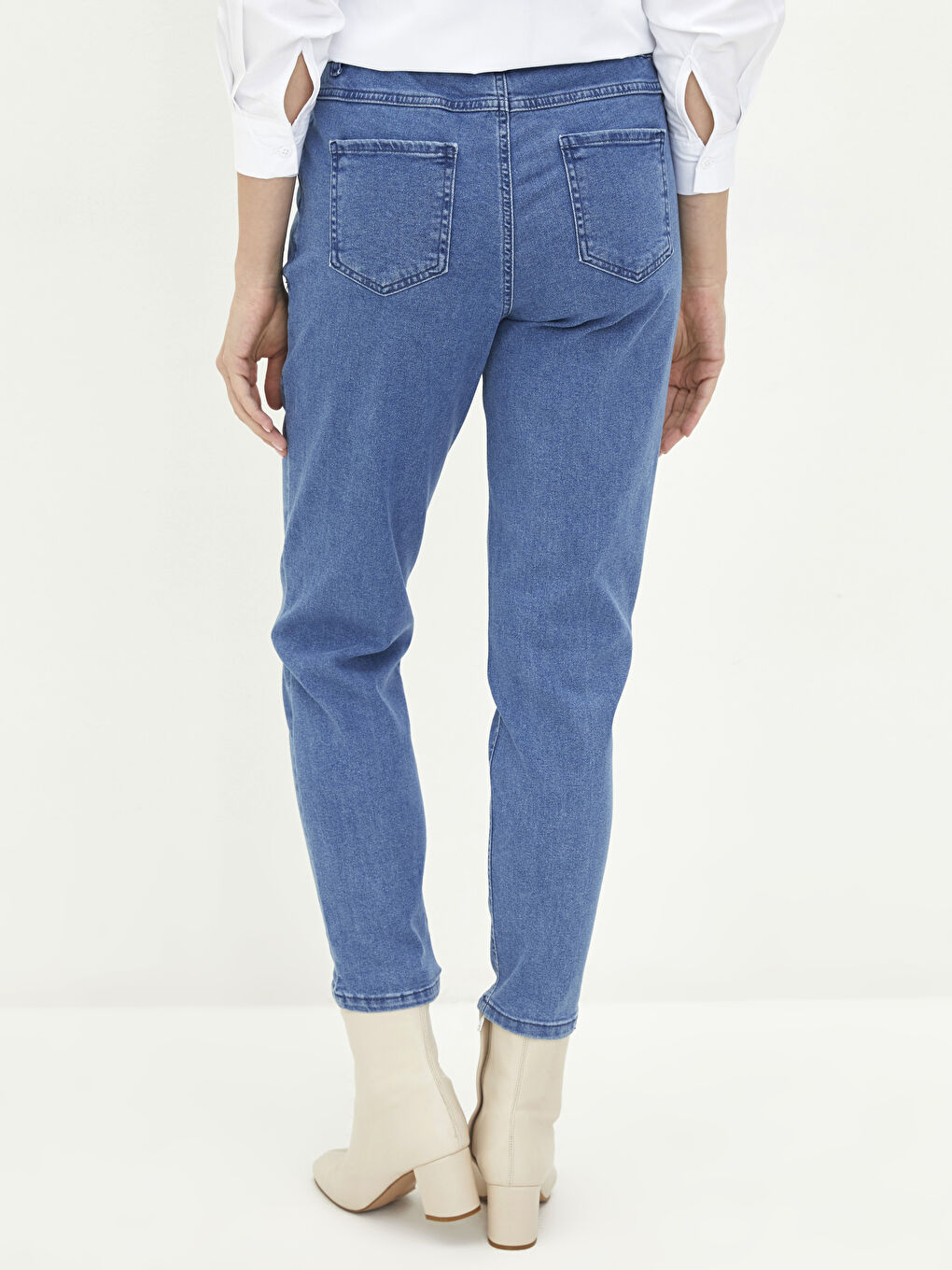 İndigo Beli Lastikli Rahat Kalıp Cep Detaylı Hamile Jean Pantolon-4