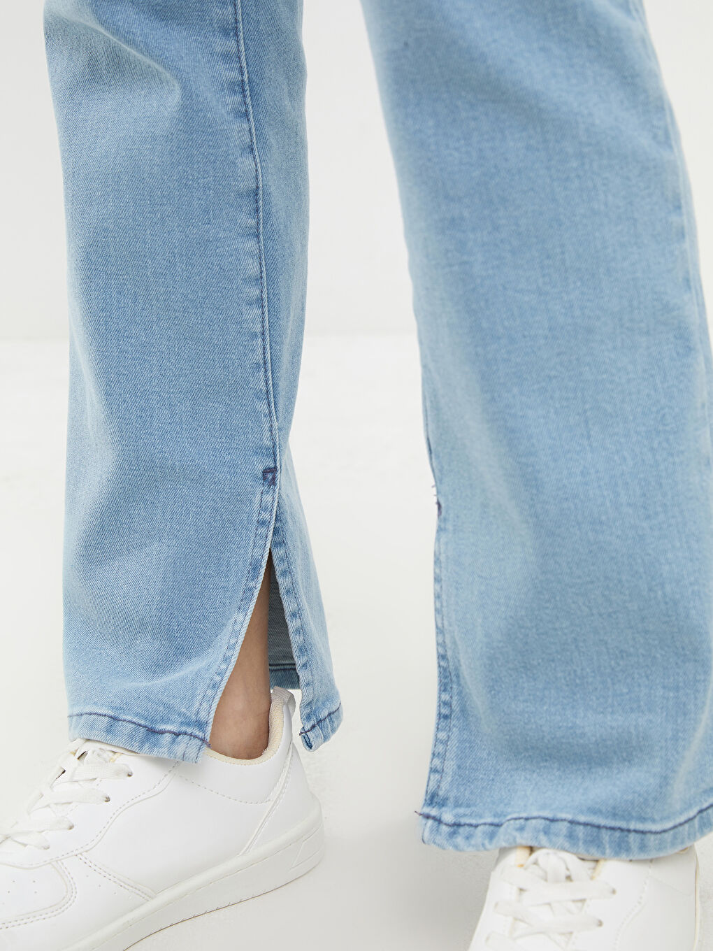 LCWAIKIKI Maternity Karın Panelli Standart Fit Düz Cep Detaylı Hamile Rodeo Jean Pantolon -S2CG39Z8-507