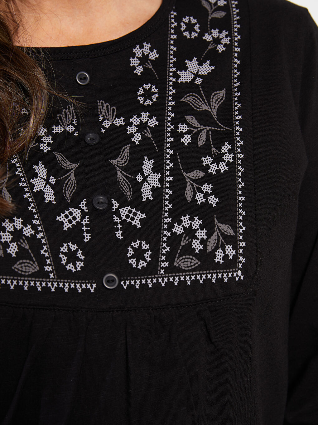 Crew Neck Embroidered Long Sleeve Cotton Women's Blouse-3