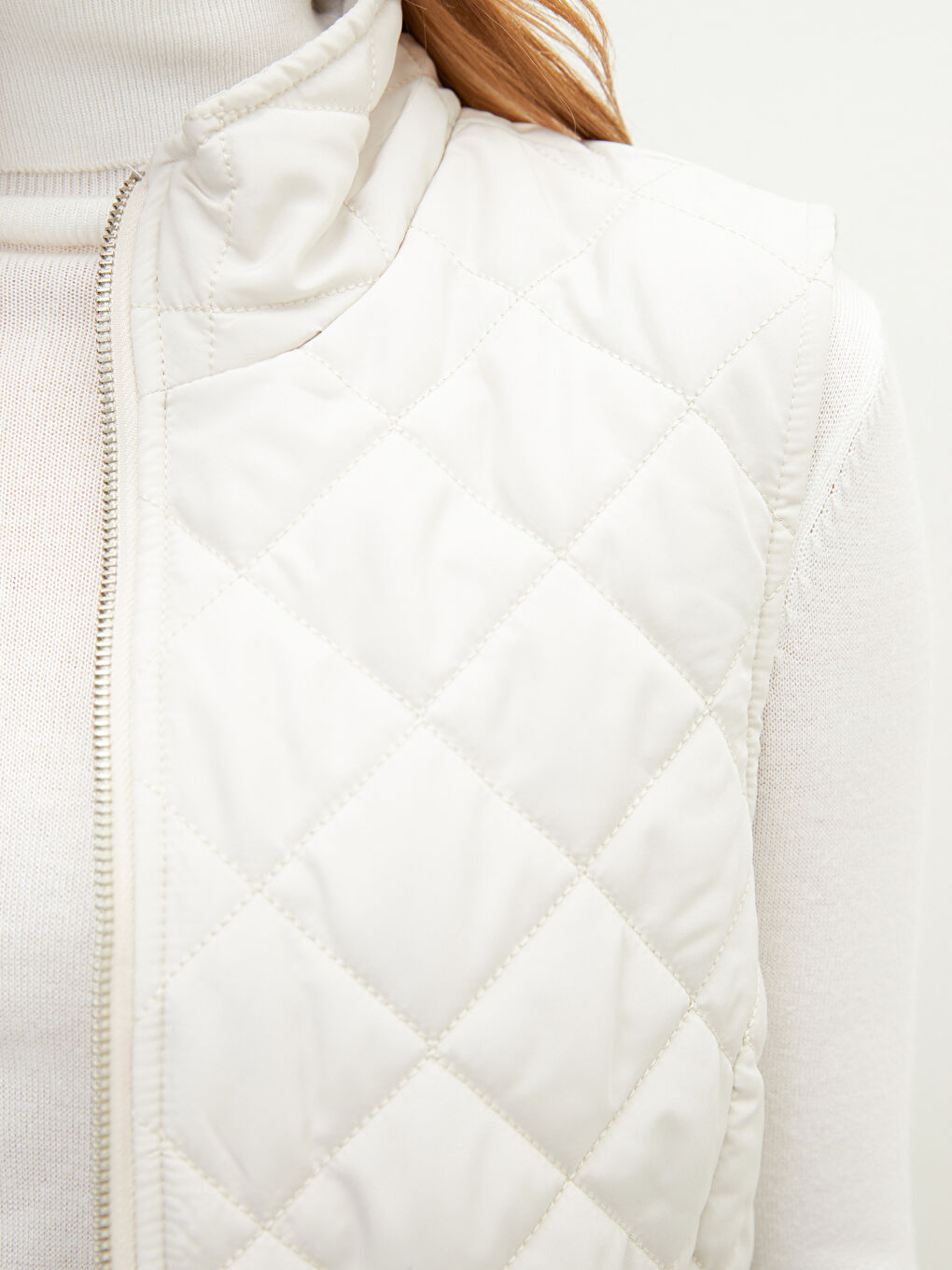 Funnel Neck Quilted Women's Puffer Gilet-3