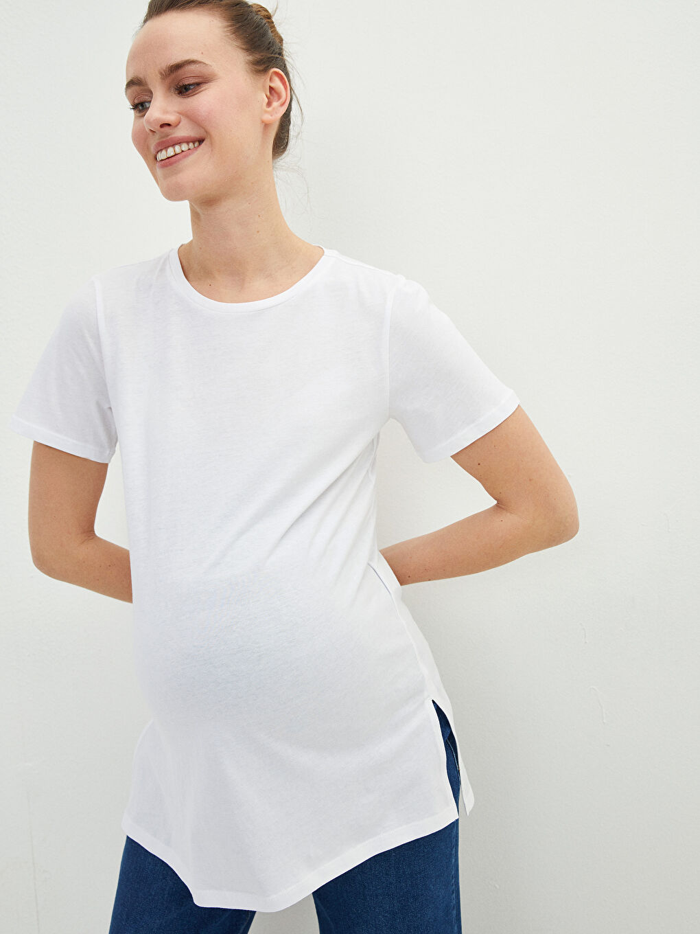 Beyaz Bisiklet Yaka Düz Kısa Kollu Pamuklu Hamile Tişört