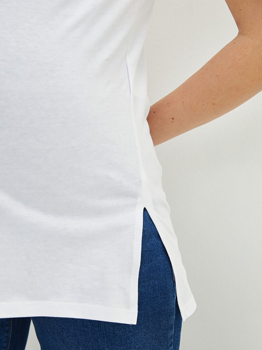 Beyaz Bisiklet Yaka Düz Kısa Kollu Pamuklu Hamile Tişört-3