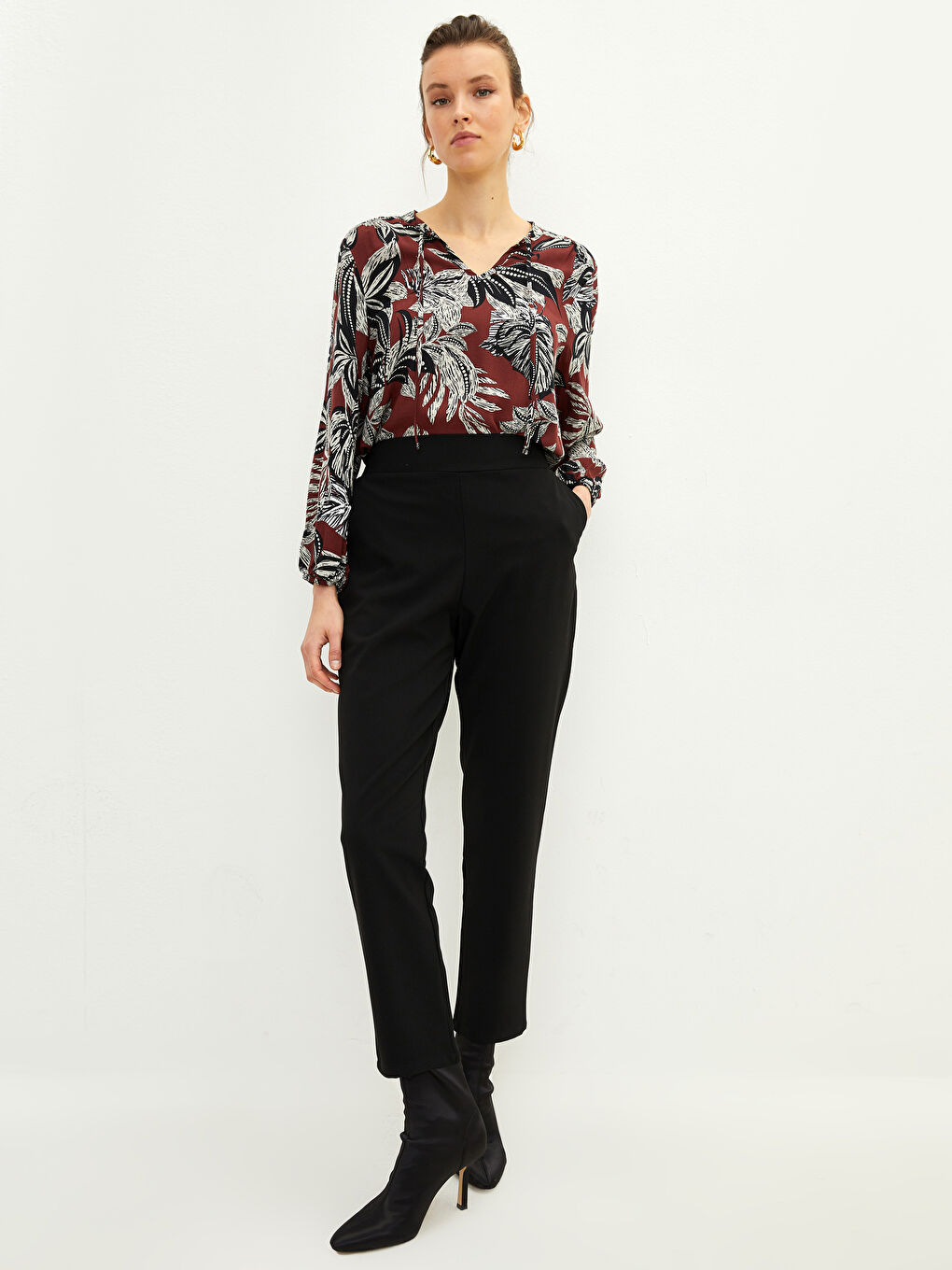 Siyah Kadın Beli Lastikli Rahat Kalıp Düz Pantolon-1