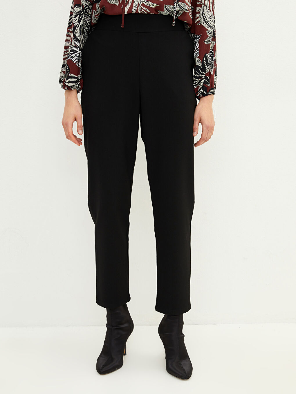 Siyah Kadın Beli Lastikli Rahat Kalıp Düz Pantolon-4