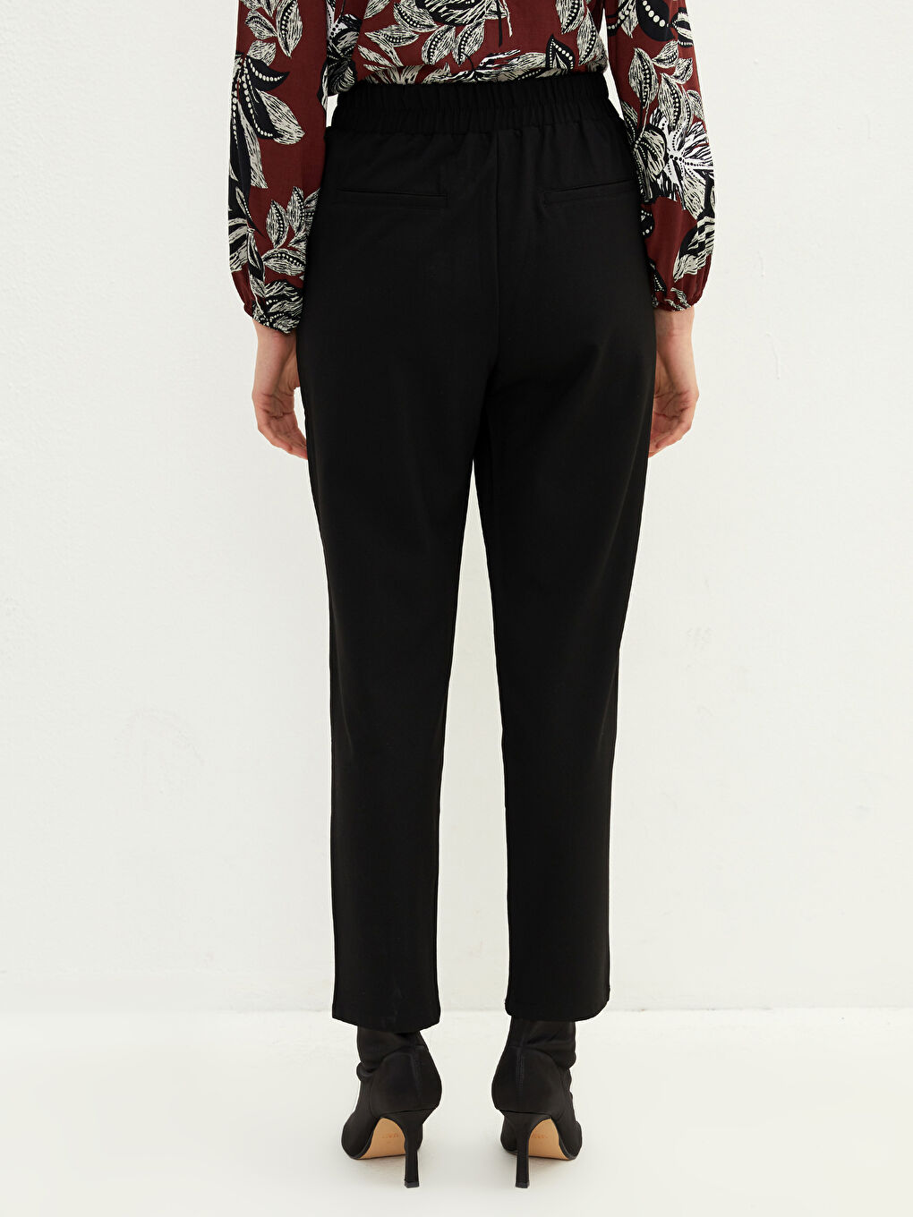 Siyah Kadın Beli Lastikli Rahat Kalıp Düz Pantolon-5