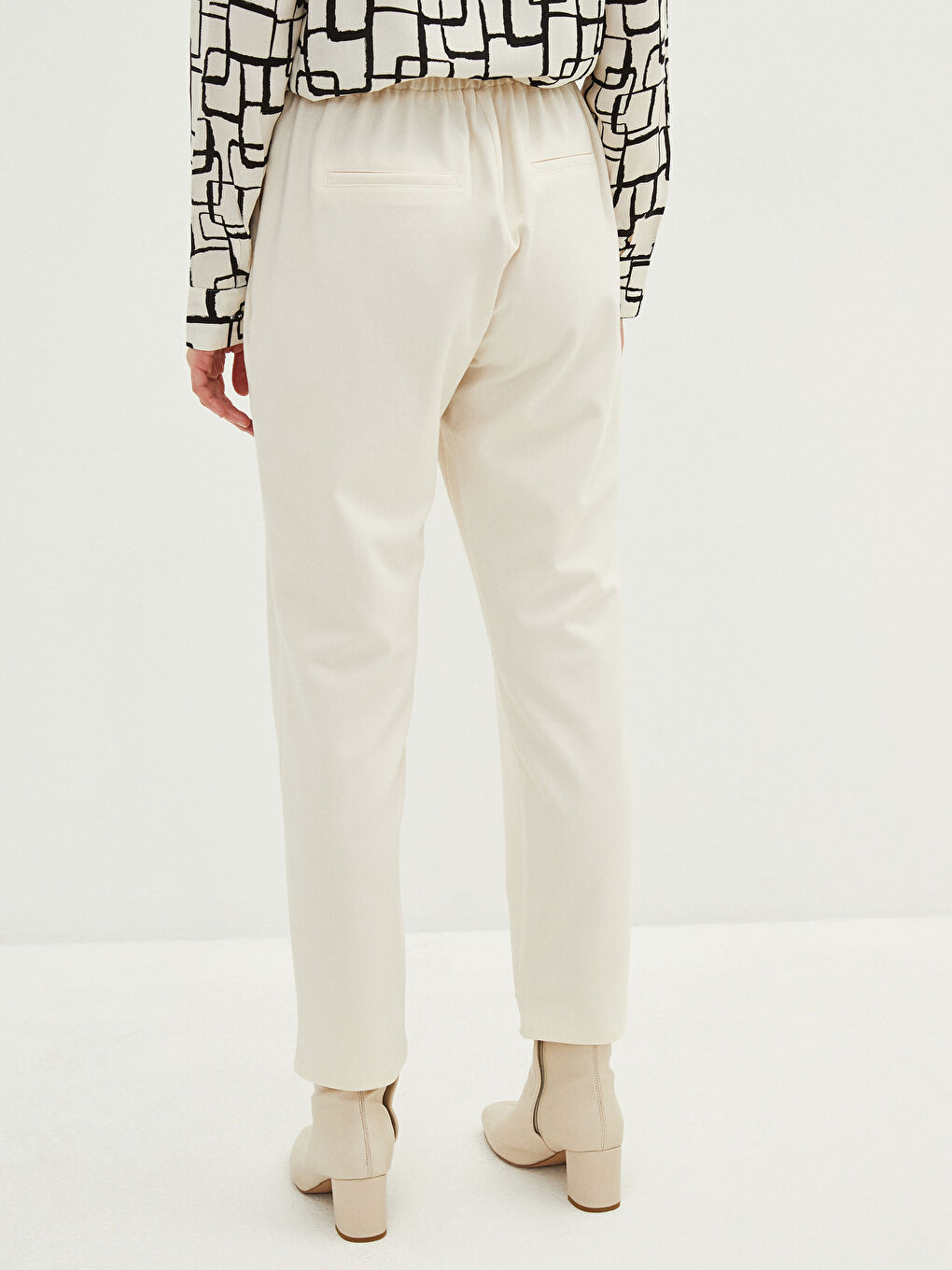 Women's Elastic Waist Relaxed Fit Regular Trousers-3