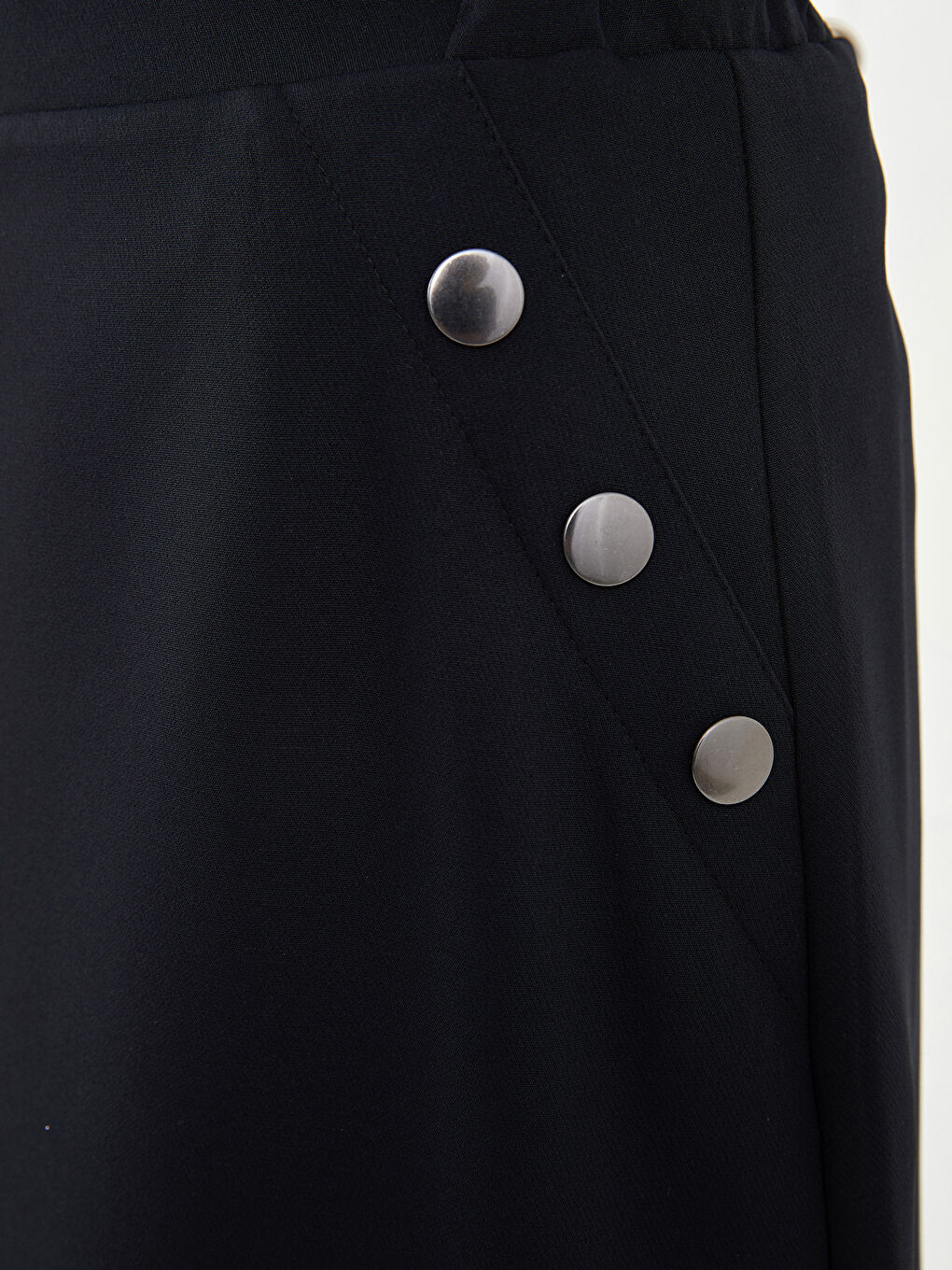 Siyah Beli Lastikli Düz A Kesim Kadın Etek-2