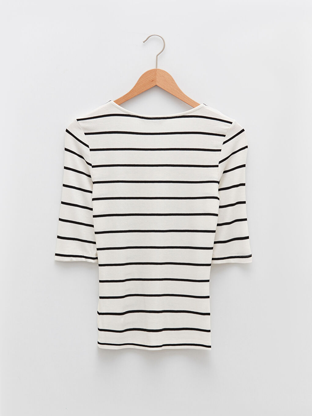 Женская полосатая футболка с U-образным вырезом-6