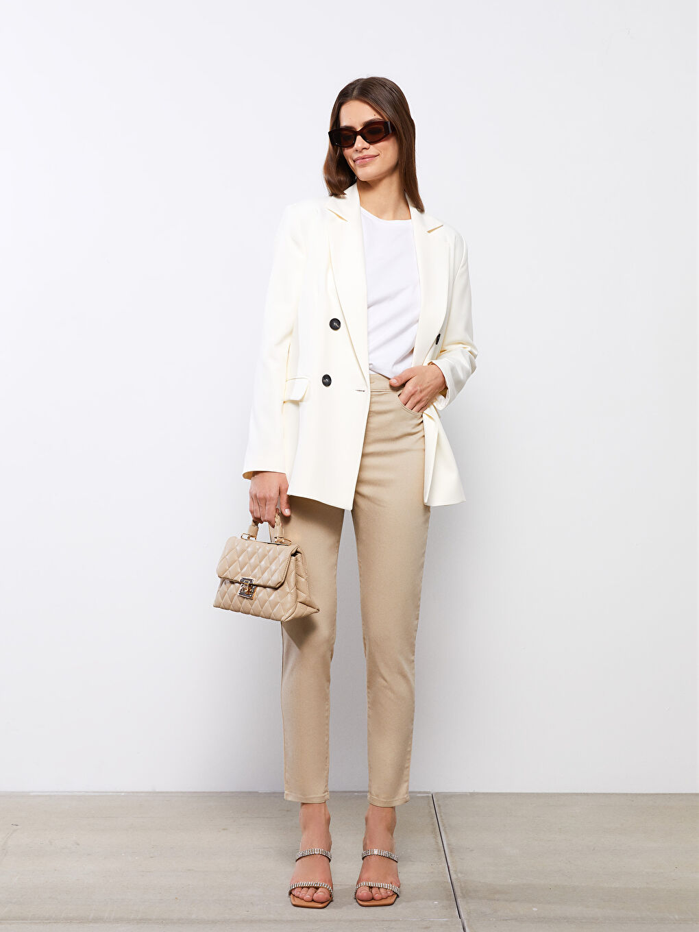 Women's Slim Fit Straight Pocket Detailed Trousers