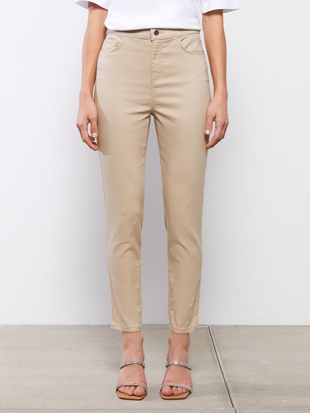 Women's Slim Fit Straight Pocket Detailed Trousers-2
