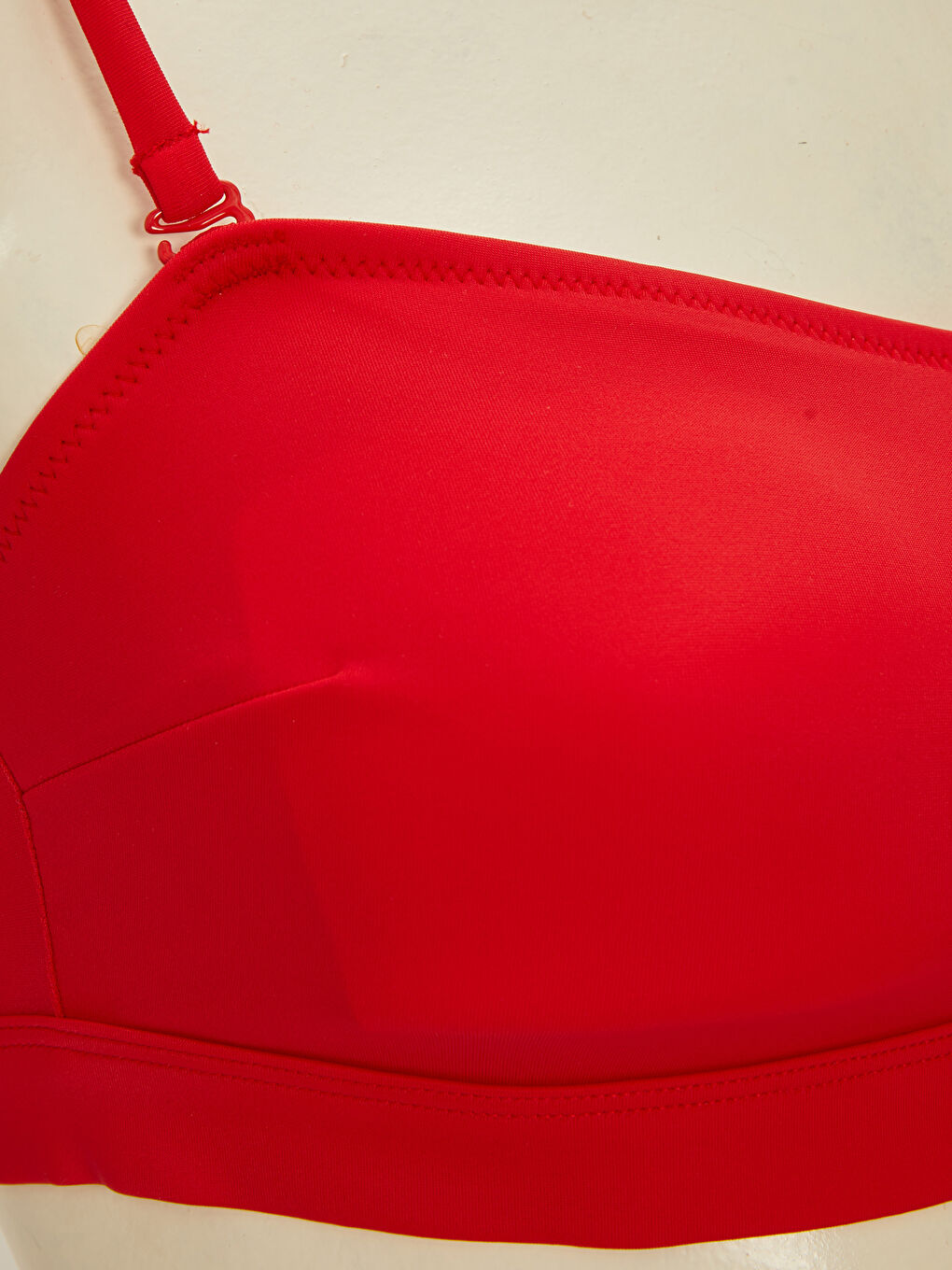 Kırmızı Düz Straplez Dolgulu Kadın Bikini Üst-2