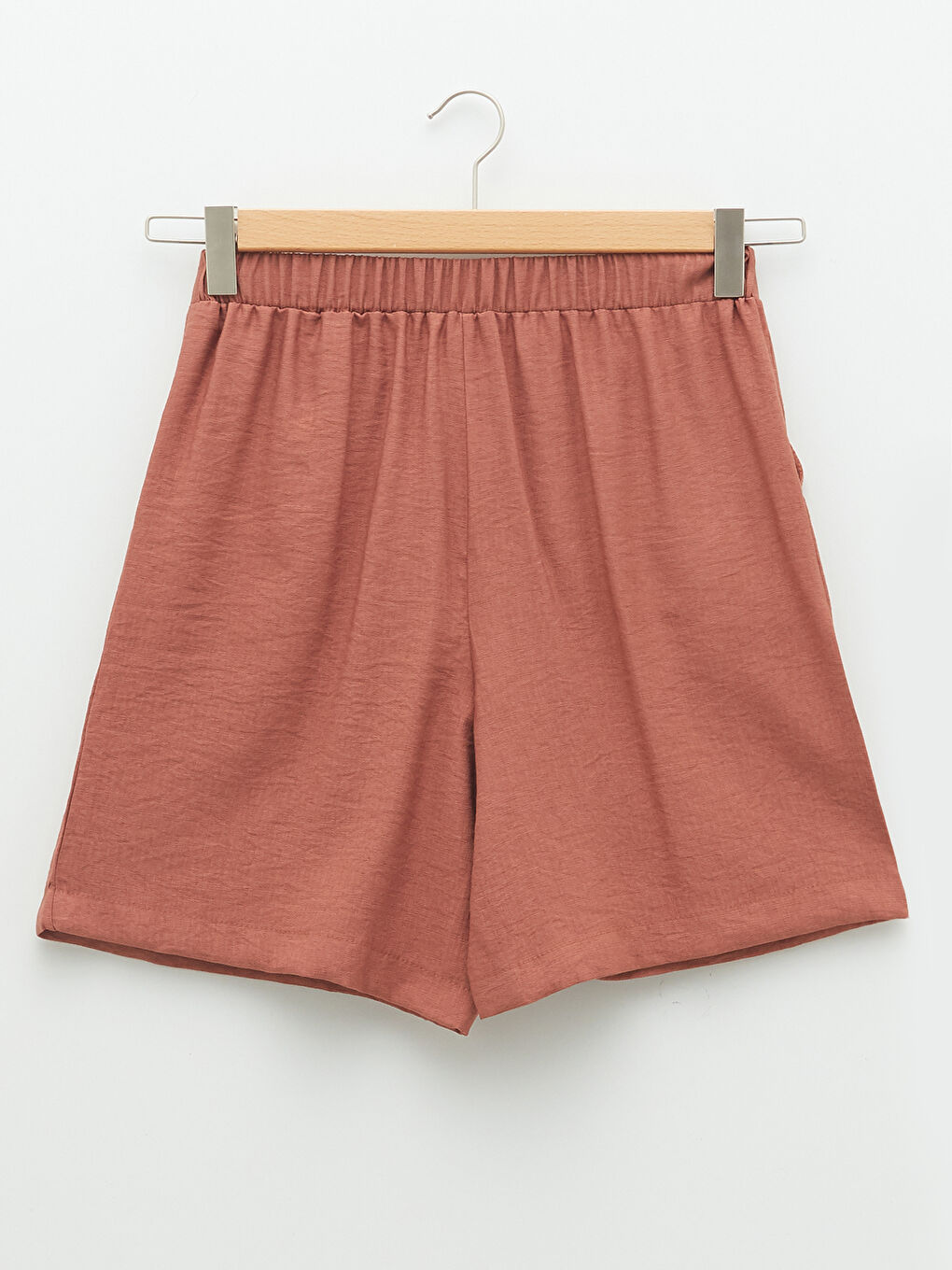 Kahverengi Beli Lastikli Düz Cep Detaylı Kadın Şort-6