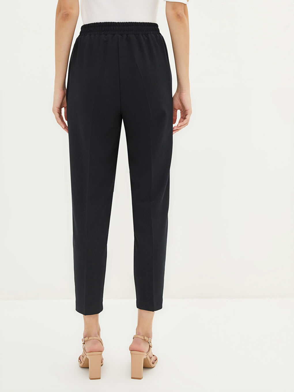 Elastic Waist Regular Pocket Detailed Women's Trousers-4