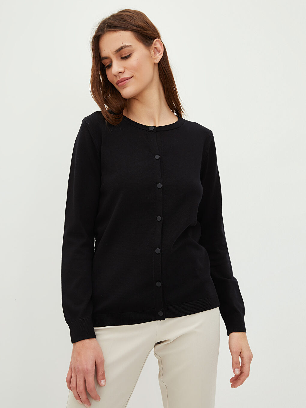 Siyah Bisiklet Yaka Düz Uzun Kollu Kadın Triko Hırka