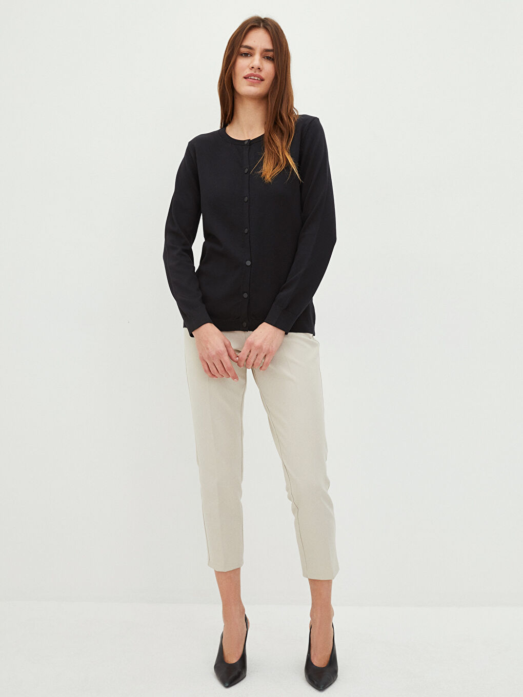 Siyah Bisiklet Yaka Düz Uzun Kollu Kadın Triko Hırka-1