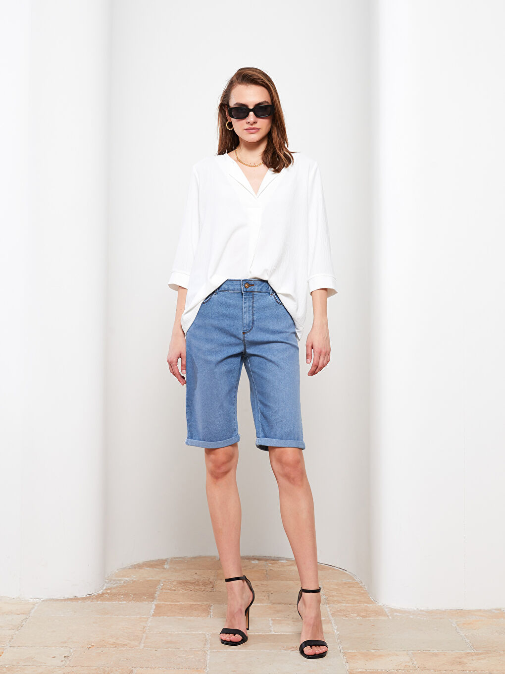 İndigo Kadın Dar Fit Düz  Jean Şort