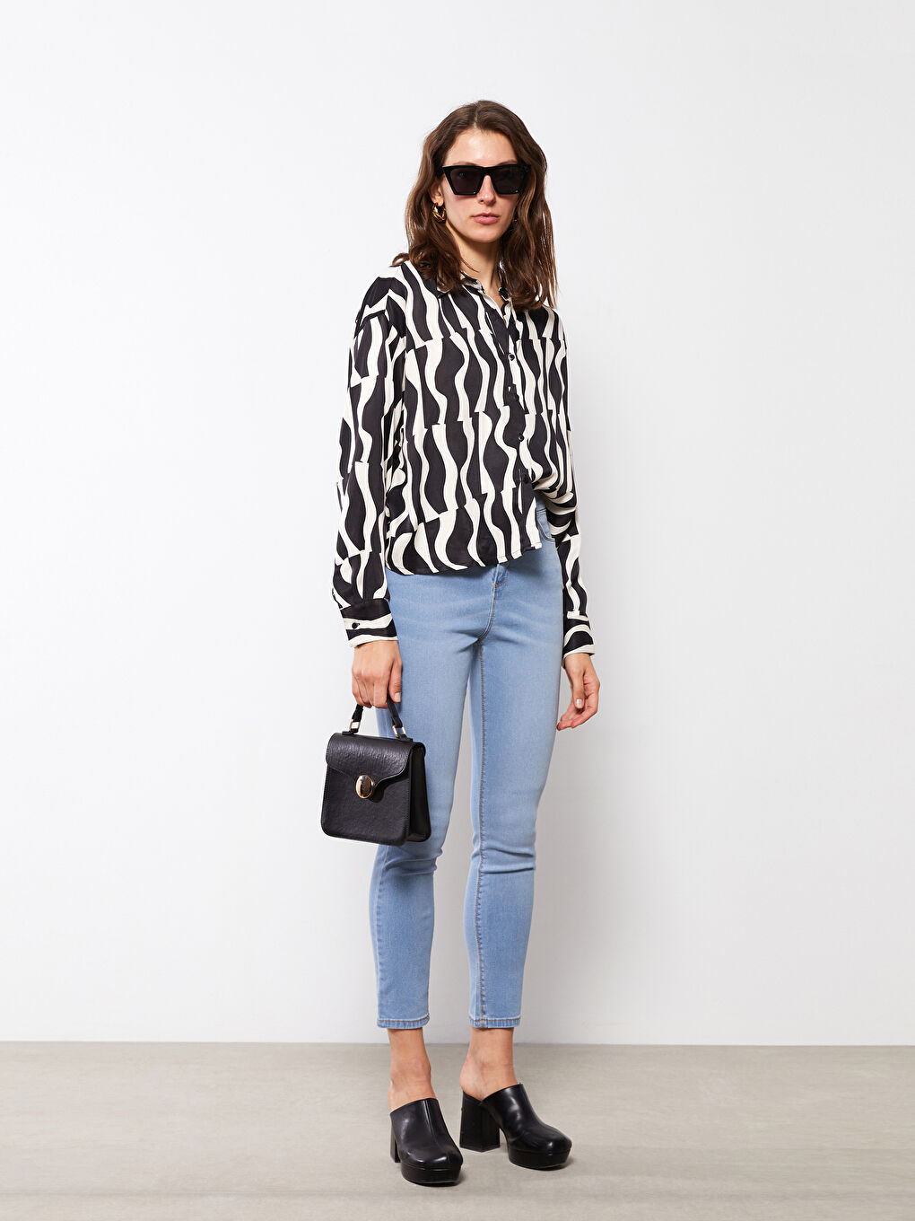 Mercury Skinny Fit Straight Pocket Detailed Women's Jean Trousers-2