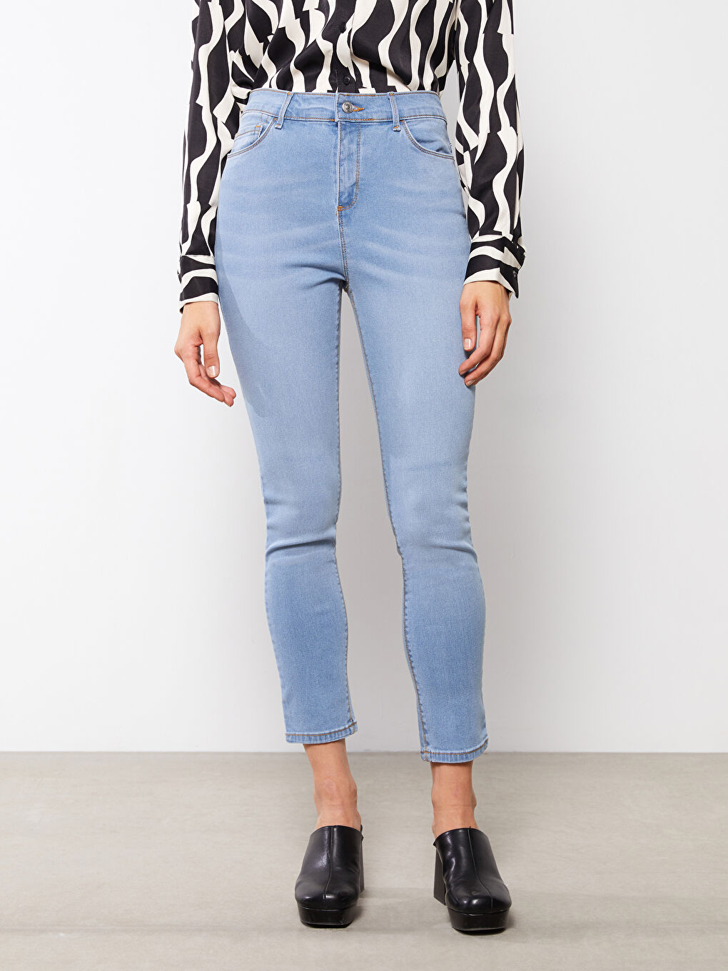 Mercury Skinny Fit Straight Pocket Detailed Women's Jean Trousers-3