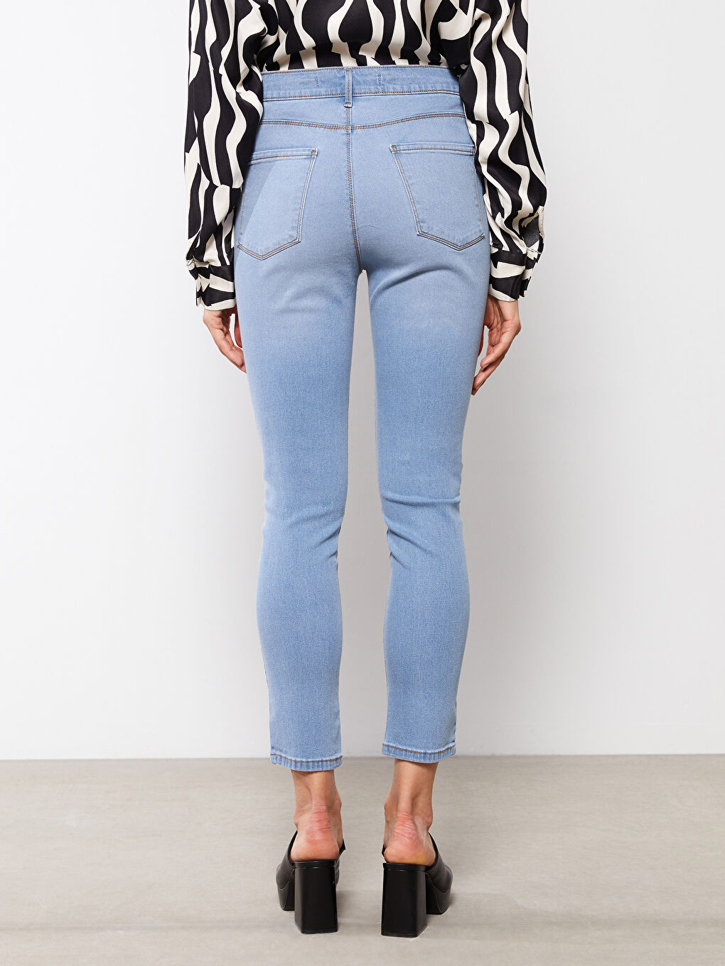 Mercury Skinny Fit Straight Pocket Detailed Women's Jean Trousers-5