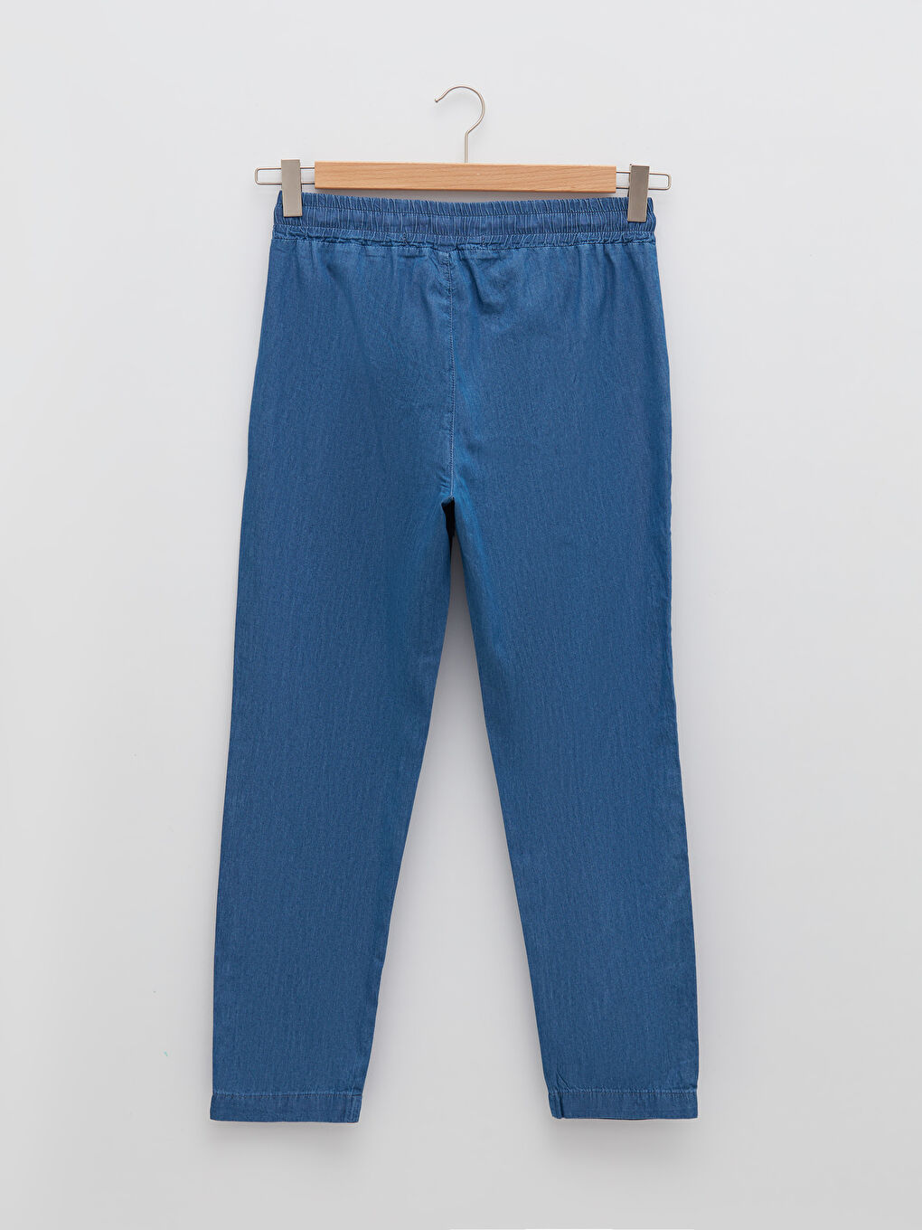 Mavi Beli Lastikli Rahat Kalıp Düz Cep Detaylı Kadın Jean Pantolon-7