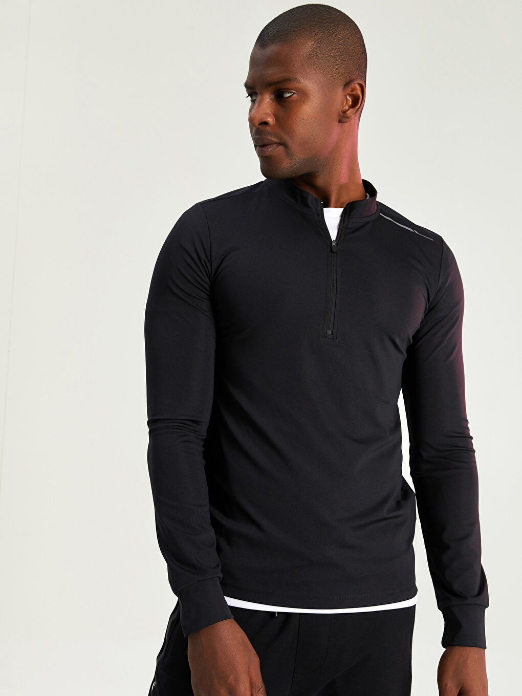 Siyah Dik Yaka Uzun Kollu Erkek Spor Tişört