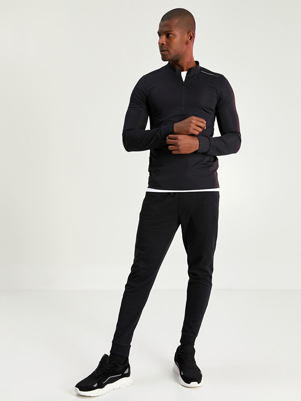 Siyah Dik Yaka Uzun Kollu Erkek Spor Tişört-3