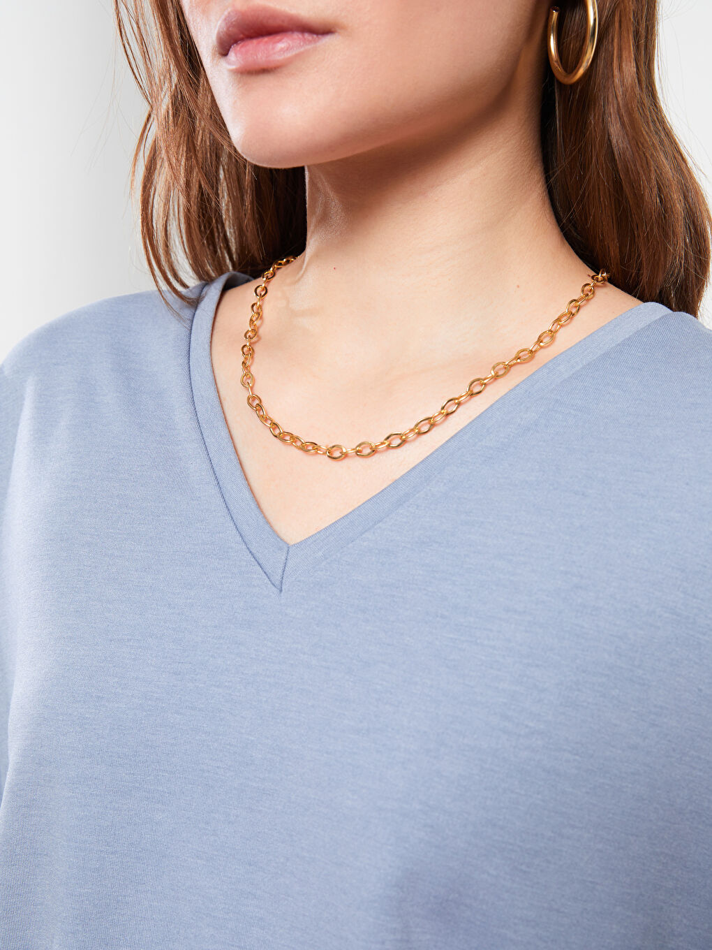 Mavi V Yaka Düz Kısa Kollu Kadın Tişört-3