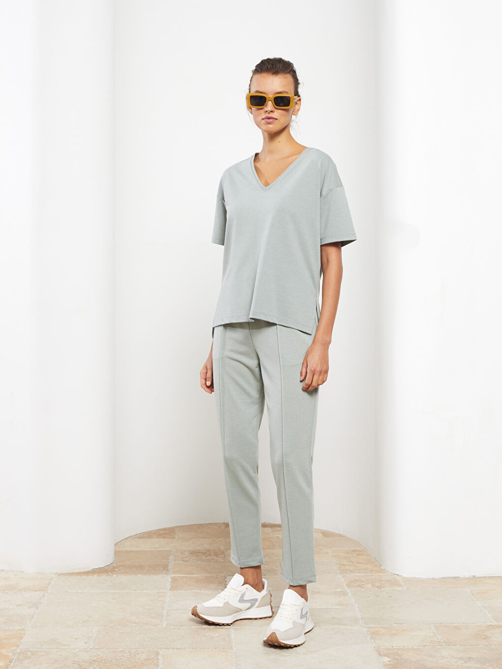 V-Neck Plain Short Sleeve Women's T-Shirt-2