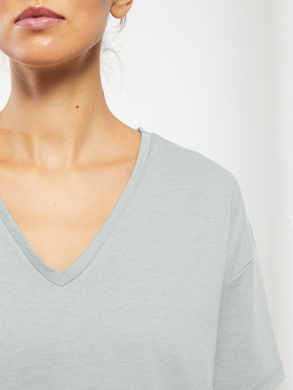 V-Neck Plain Short Sleeve Women's T-Shirt-3