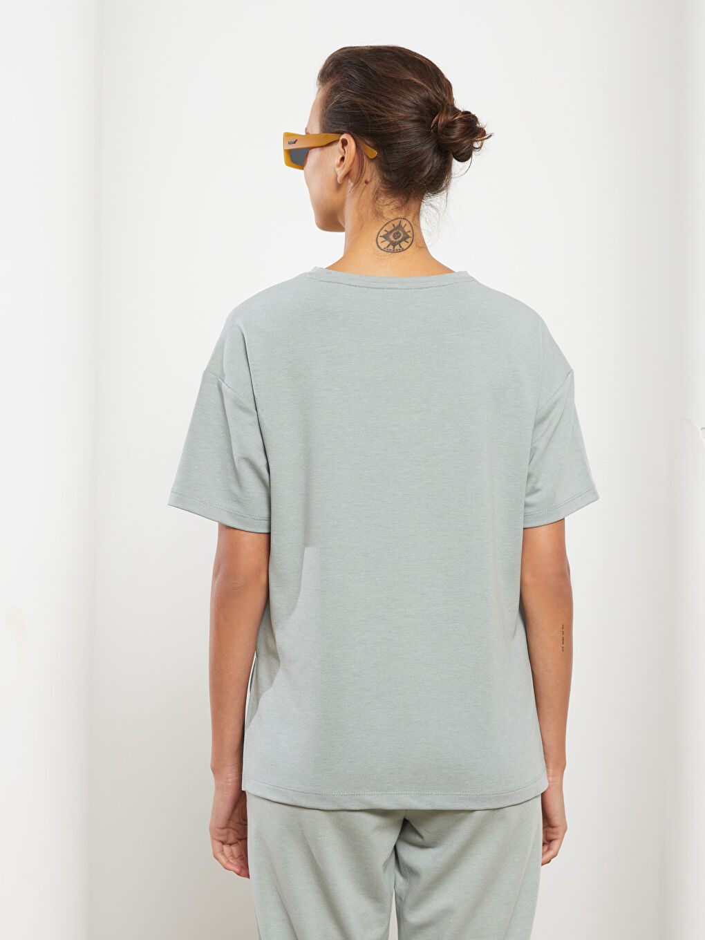 V-Neck Plain Short Sleeve Women's T-Shirt-4