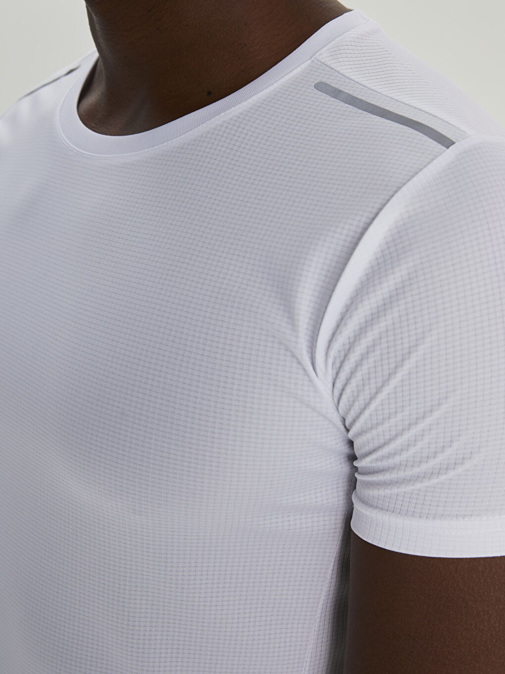 Beyaz Bisiklet Yaka Kısa Kollu Erkek Spor Tişört-3